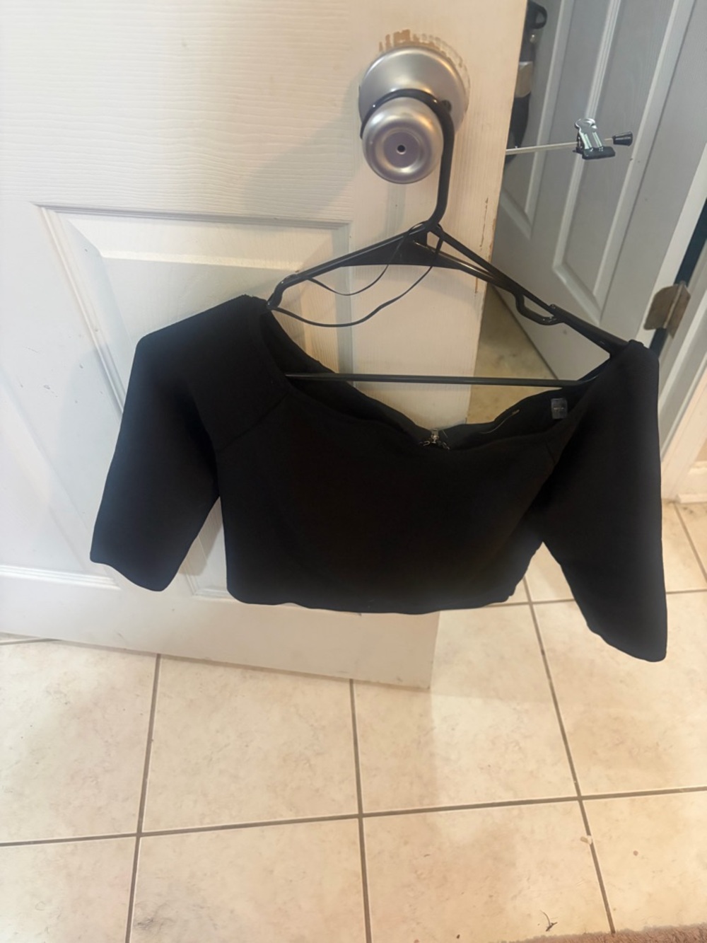 Guess Black Off-Shoulder Cropped Top